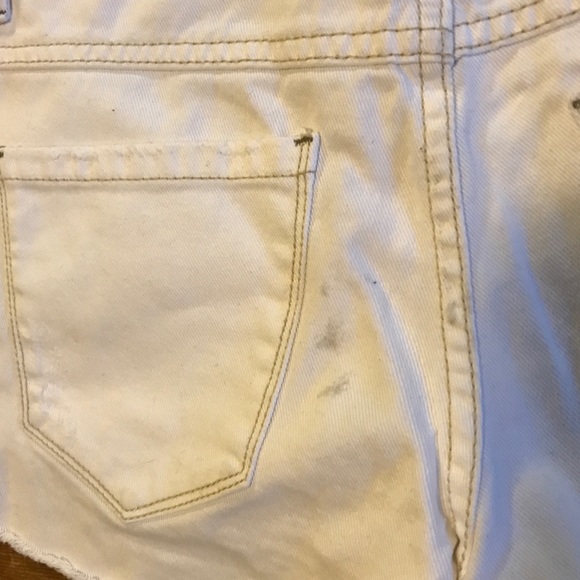 Free People White Denim Cutoff Shorts Size 25 - Picture 5 of 5